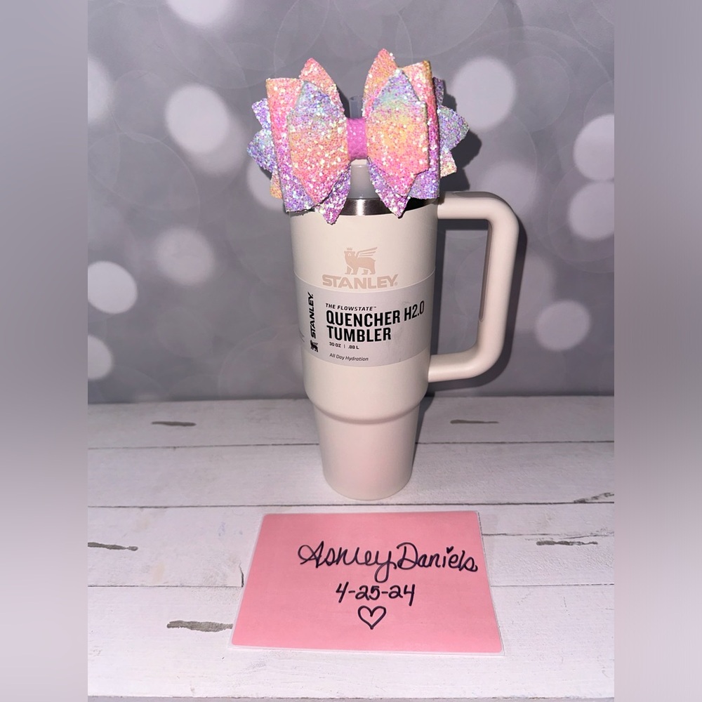 New Cream Stanley 30oz Tumbler with bow